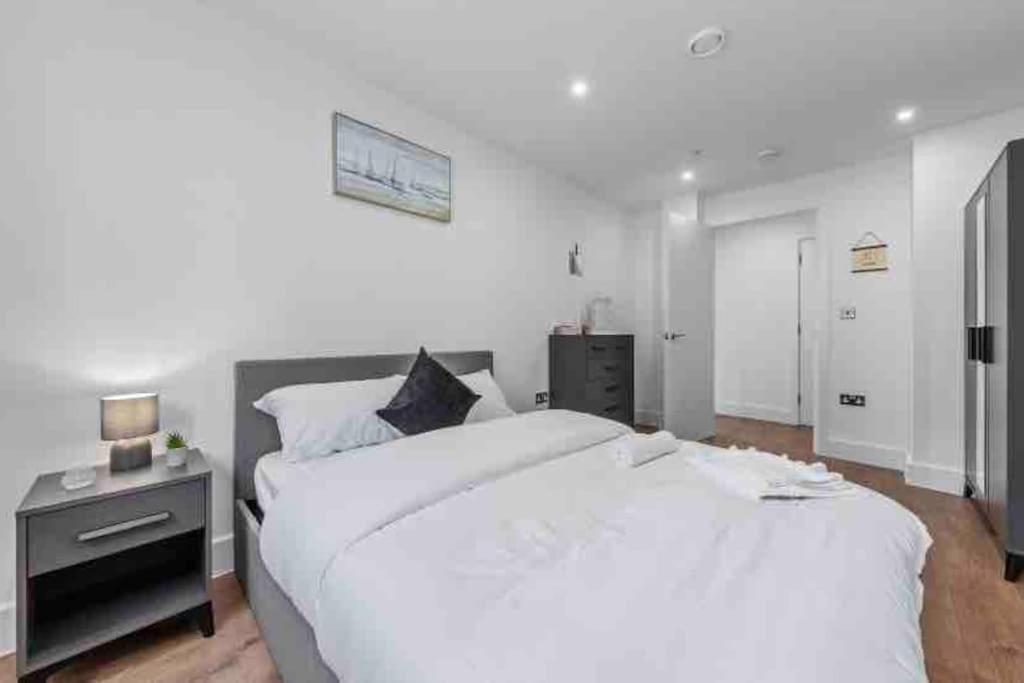 Cozy Flat Near Eye/ Victoria / Vauxhall * London