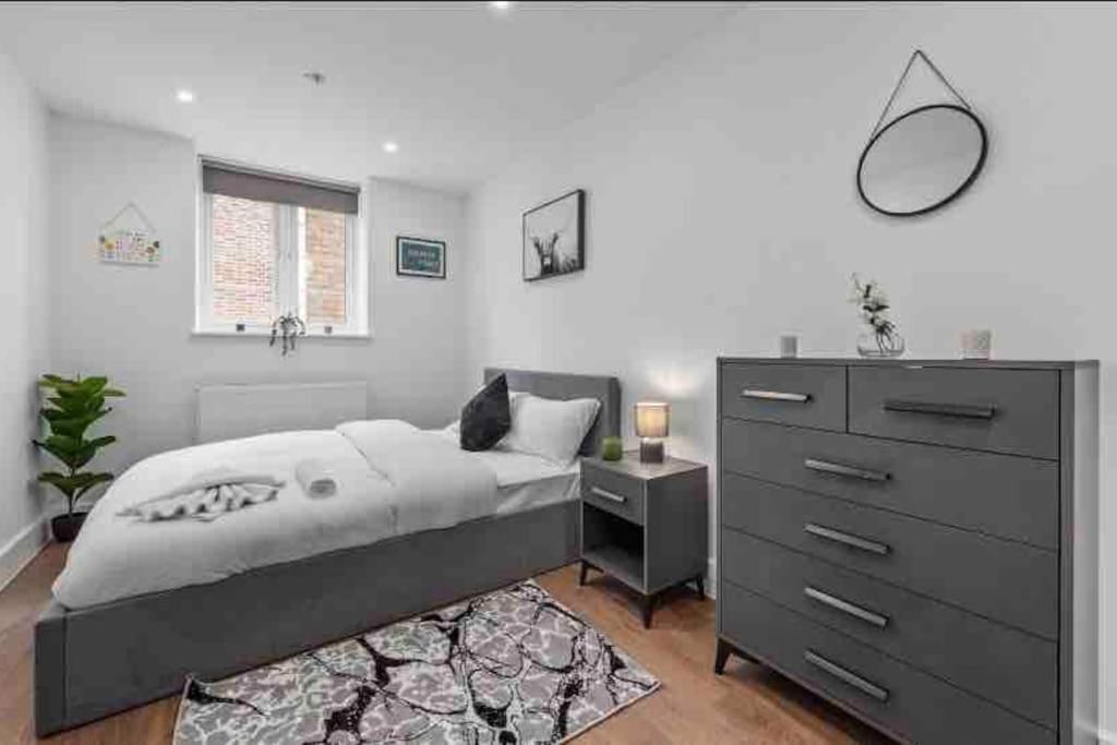 Cozy Flat Near Eye/ Victoria / Vauxhall London