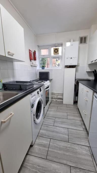 2 Bedroom In Kennington Leilighet *
