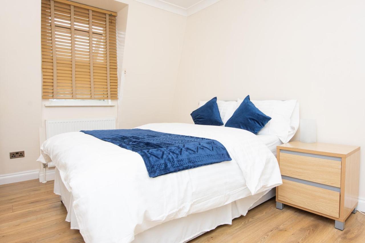 Evergreen Apartments-flat 5, * London