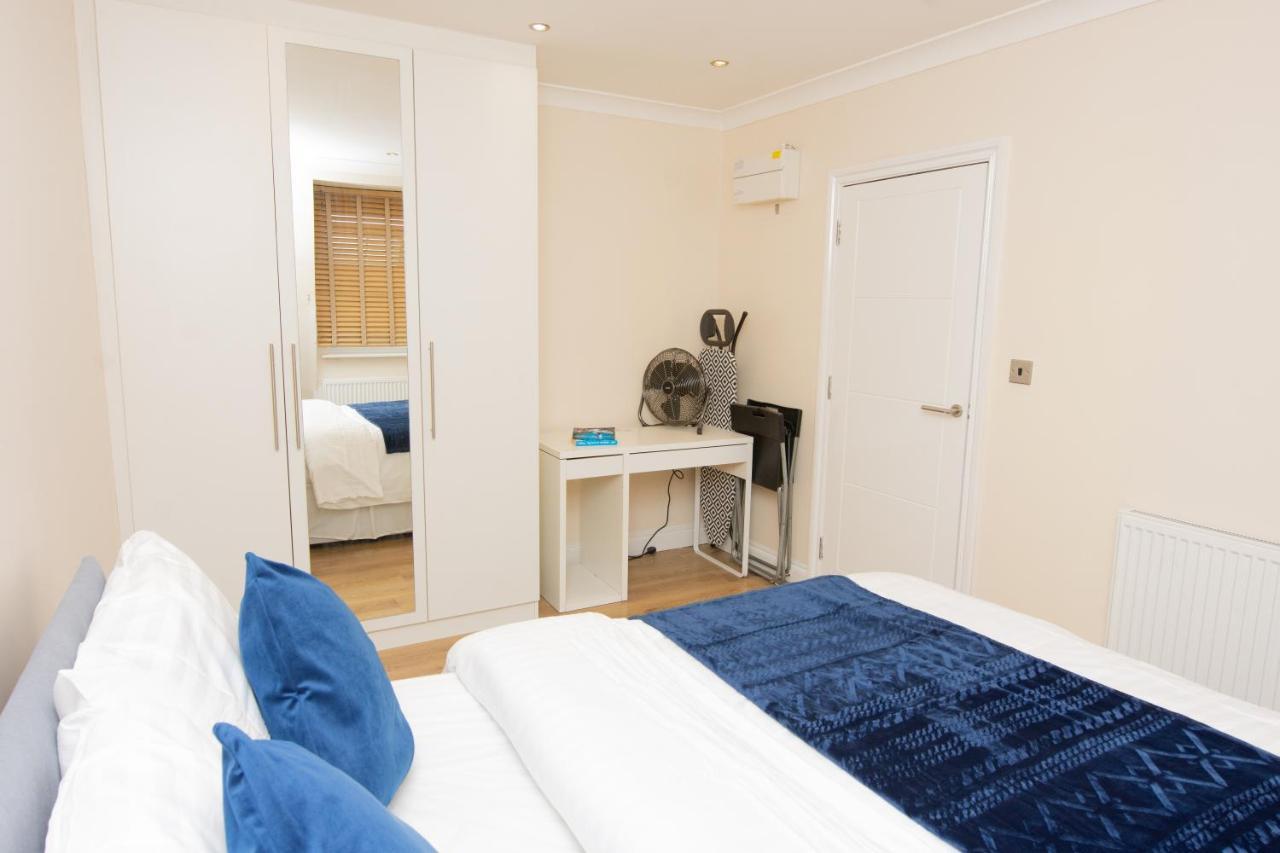 Evergreen Apartments-flat 5, *