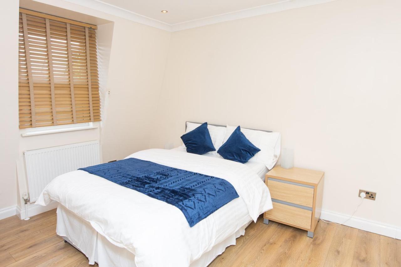 Evergreen Apartments-flat 5, London