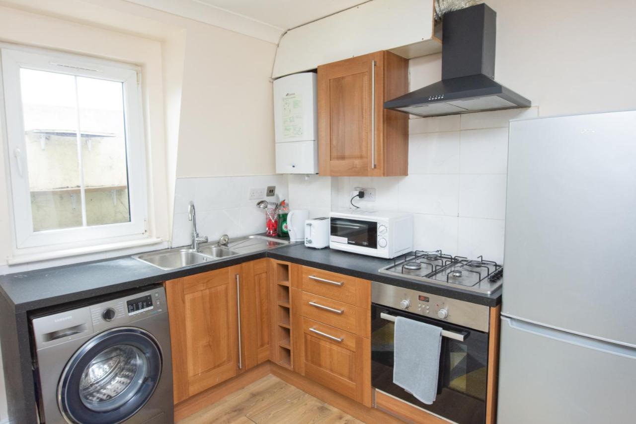 Evergreen Apartments-flat 5, * London