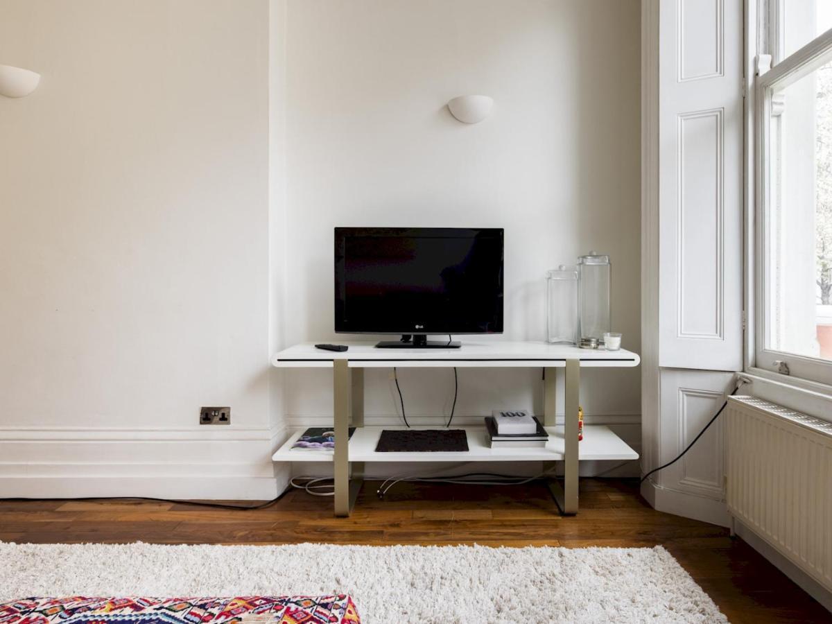 Cosy 1 Bedroom Flat Centrally Located In Chelsea Apartment