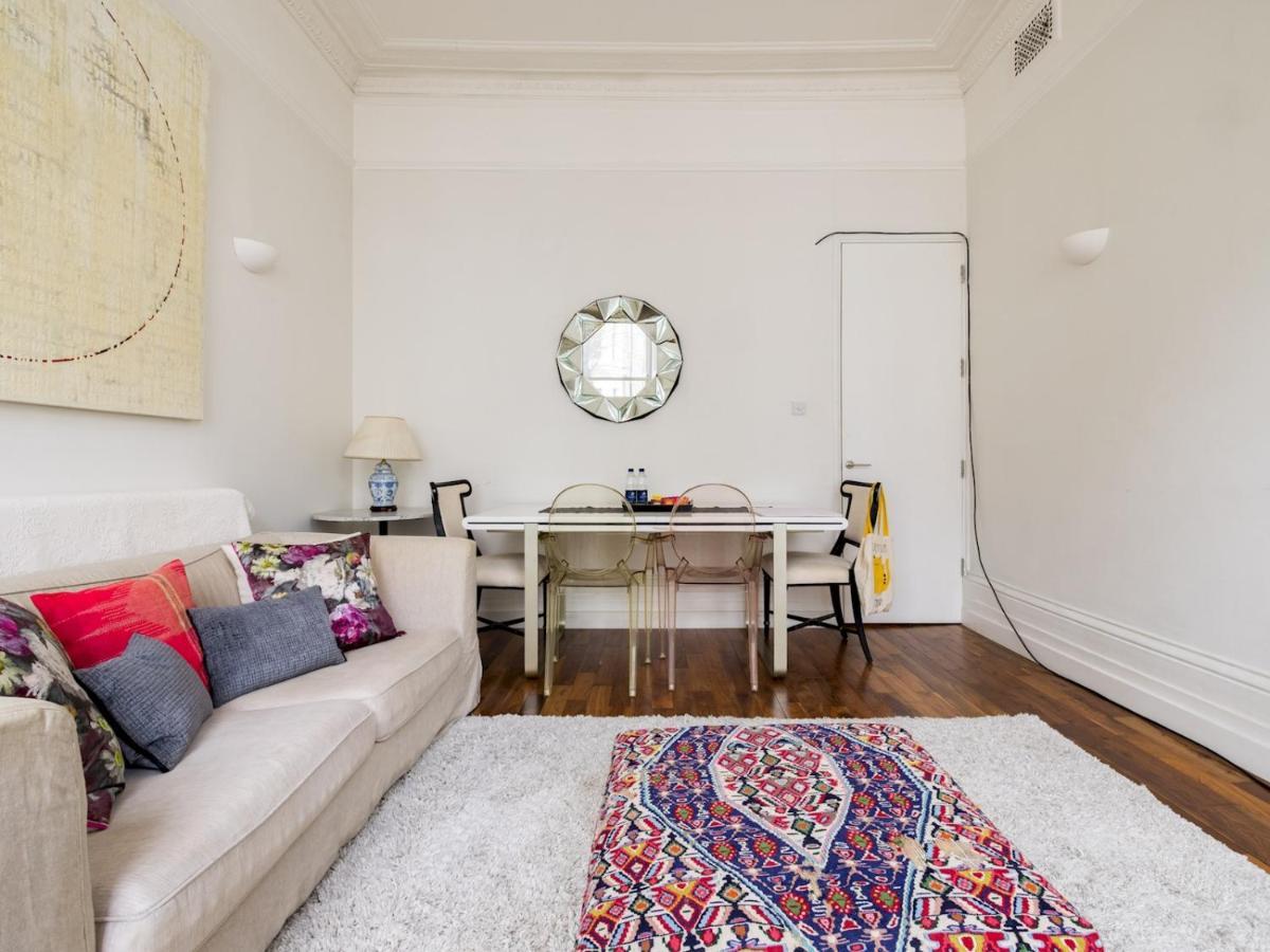Cosy 1 Bedroom Flat Centrally Located In Chelsea Apartment