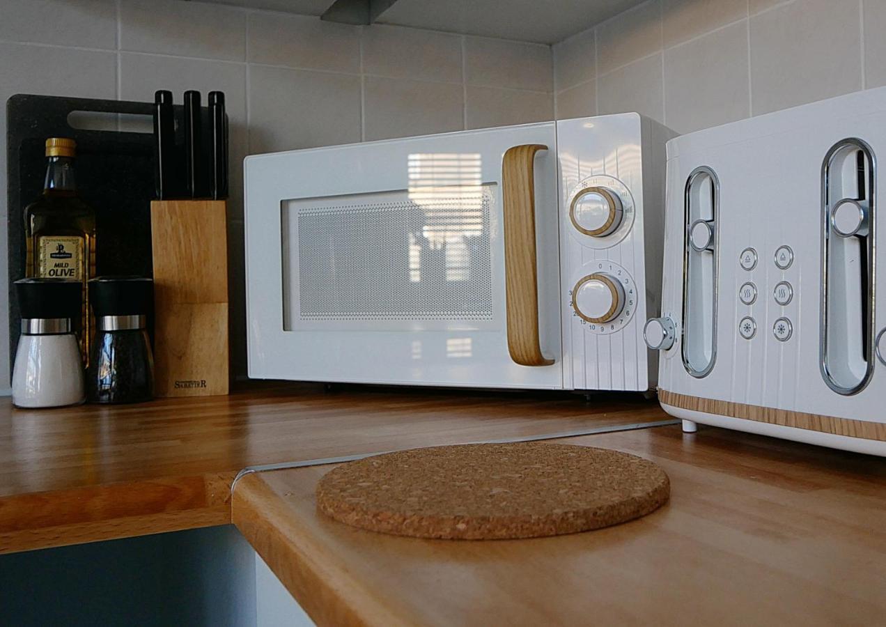 East House Near Tube With Parking Holiday home London