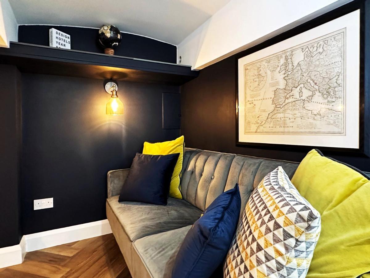 Apartamento Liam Place Near Hyde Park - 1 Double Bed, 1 Sofa Bed, Spacious Apartment, Private Entrance