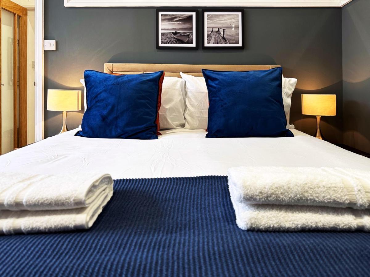 Apartamento Liam Place Near Hyde Park - 1 Double Bed, 1 Sofa Bed, Spacious Apartment, Private Entrance