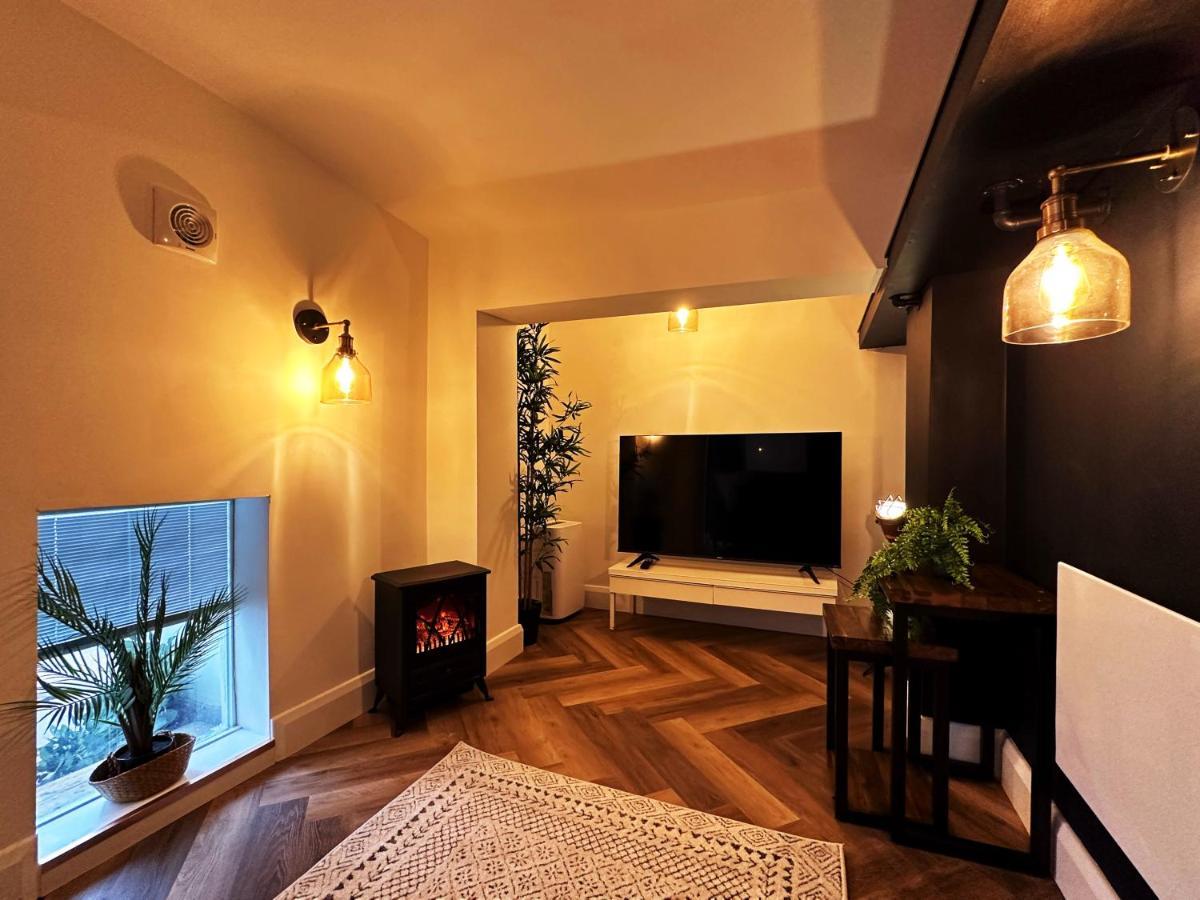 Liam Place Near Hyde Park - 1 Double Bed, 1 Sofa Bed, Spacious Apartment, Private Entrance * Londres