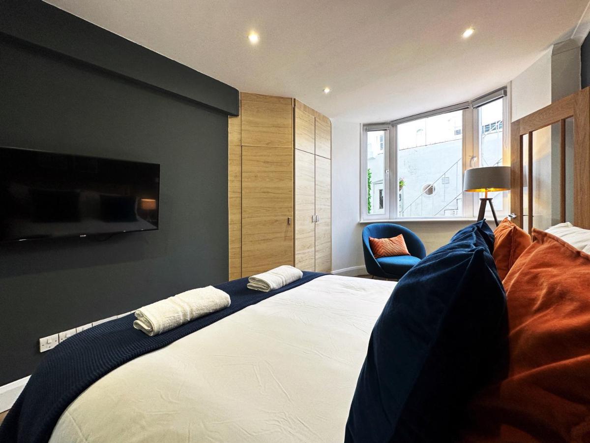 Apartamento Liam Place Near Hyde Park - 1 Double Bed, 1 Sofa Bed, Spacious Apartment, Private Entrance *