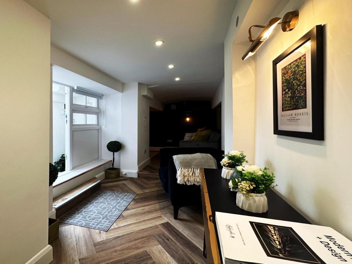 Liam Place Near Hyde Park - 1 Double Bed, 1 Sofa Bed, Spacious Apartment, Private Entrance * Londres