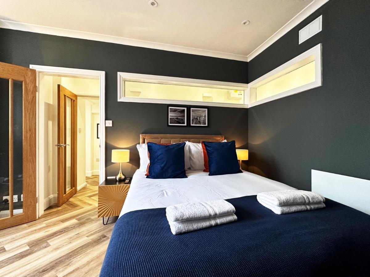 Apartamento Liam Place Near Hyde Park - 1 Double Bed, 1 Sofa Bed, Spacious Apartment, Private Entrance *