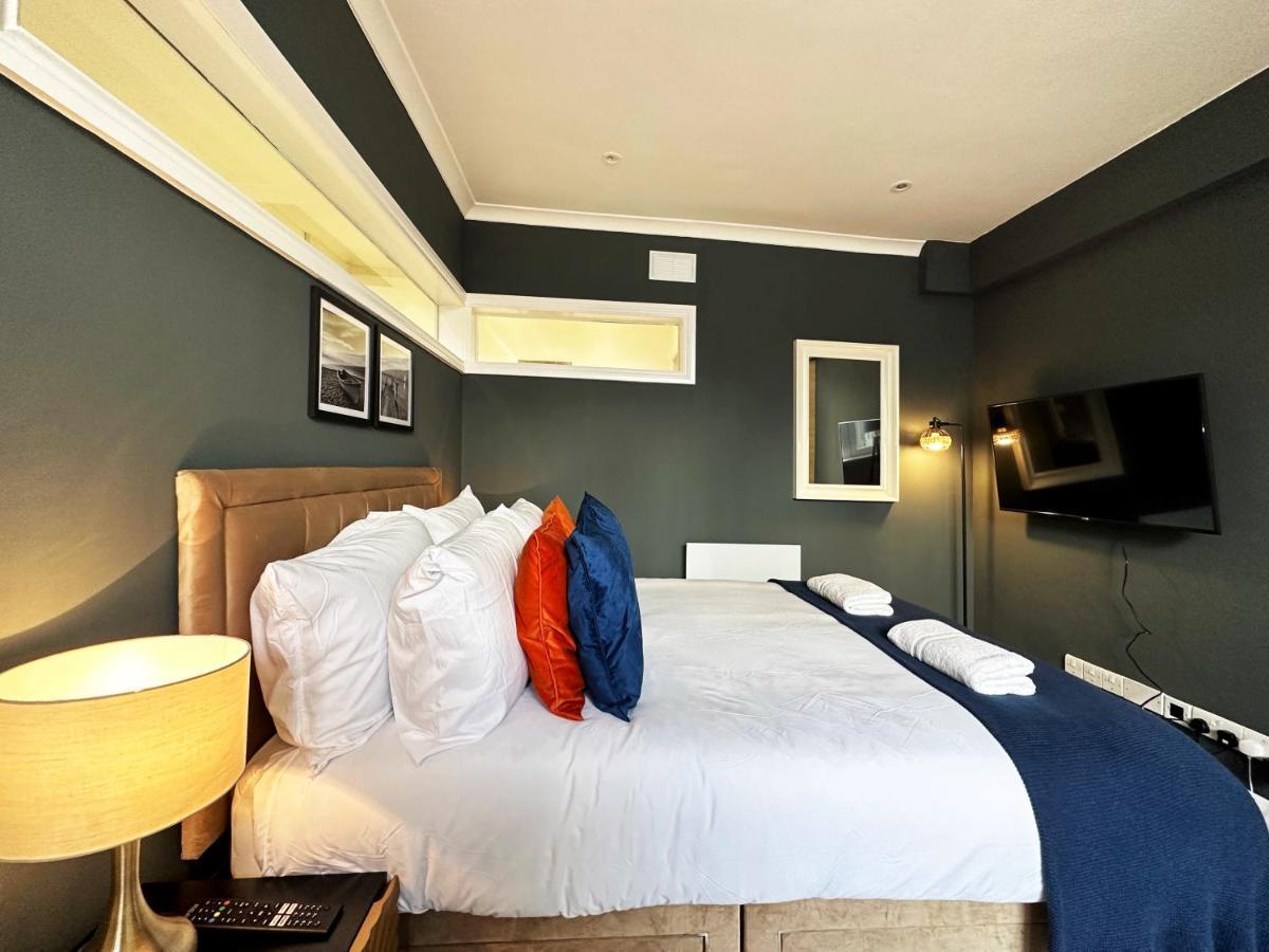 Apartamento Liam Place Near Hyde Park - 1 Double Bed, 1 Sofa Bed, Spacious Apartment, Private Entrance