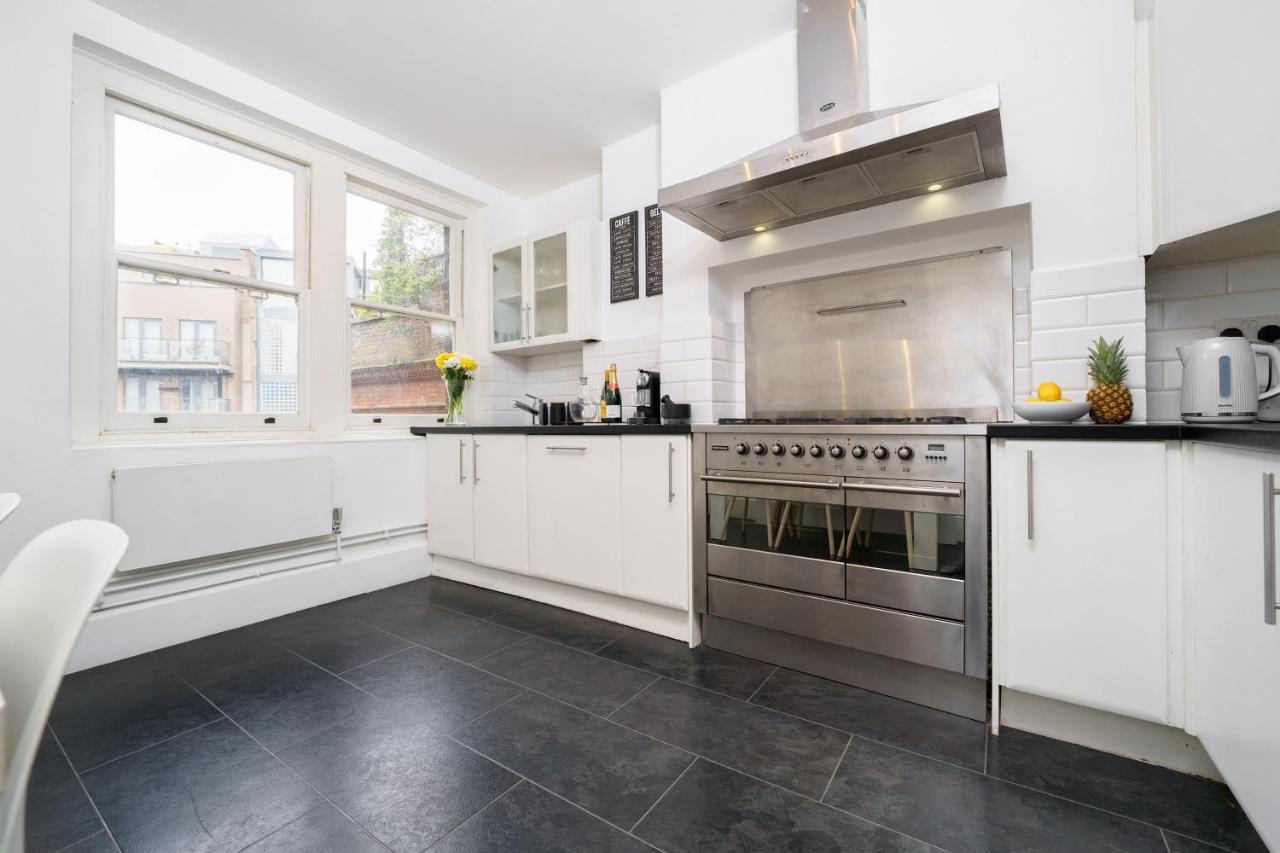 Apartment Huge & 3 Bedr, 4 Beds, Covent Gdn London