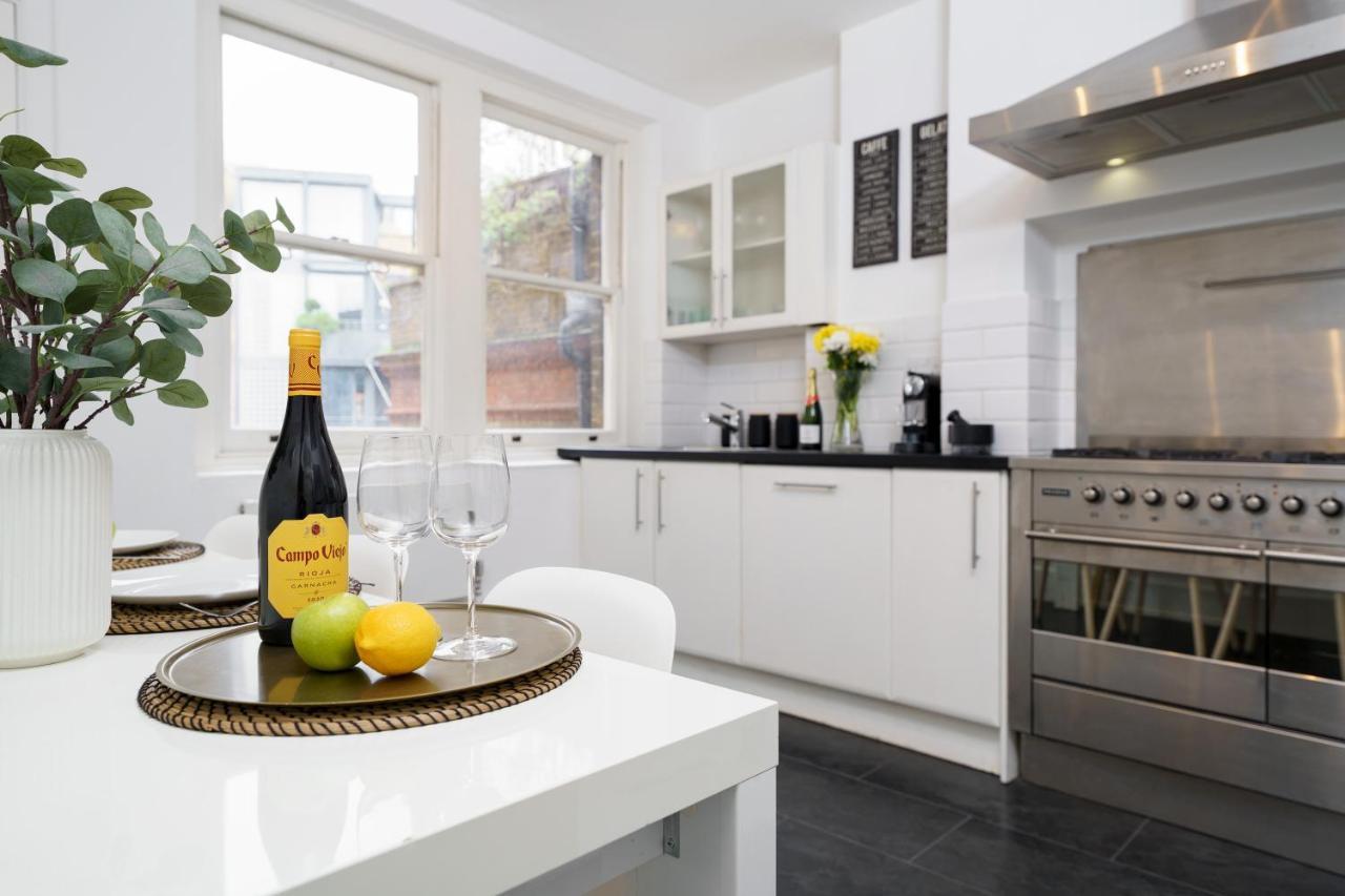 Huge & 3 Bedr, 4 Beds, Covent Gdn London