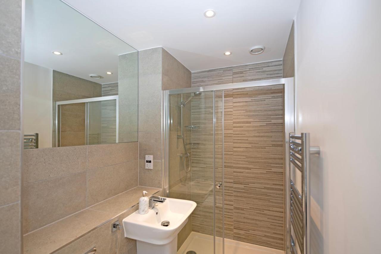 Kew Bridge Penthouse * London