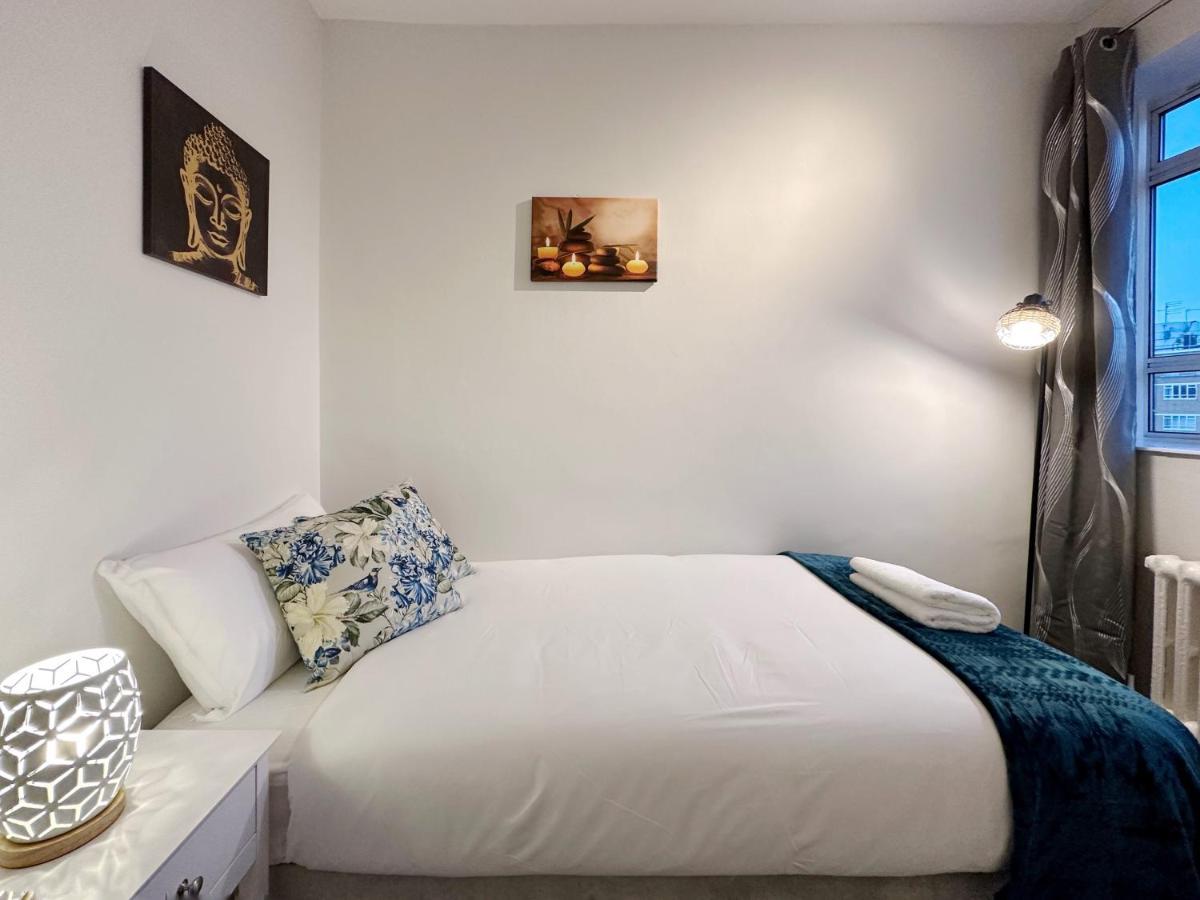 Zoey Place Near Thames River - 2 Double Beds, 1 Single Bed, Spacious, Ideal For Families Leilighet *