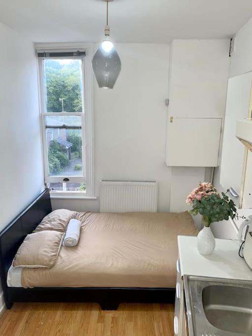 Private Studio Flat Close To Central With Smart Tv And Workspace Appartement