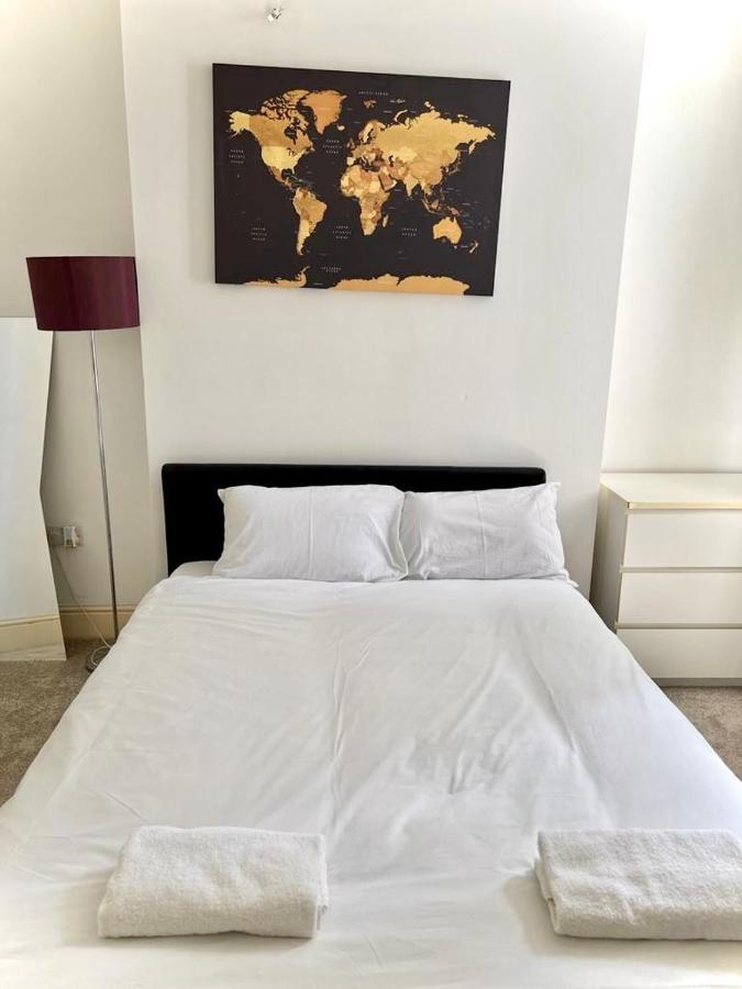 Holiday In The Heart Of Canary Wharf