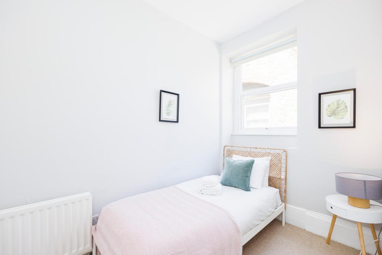 Welcomestay Colliers Wood Two Bed - Away From London