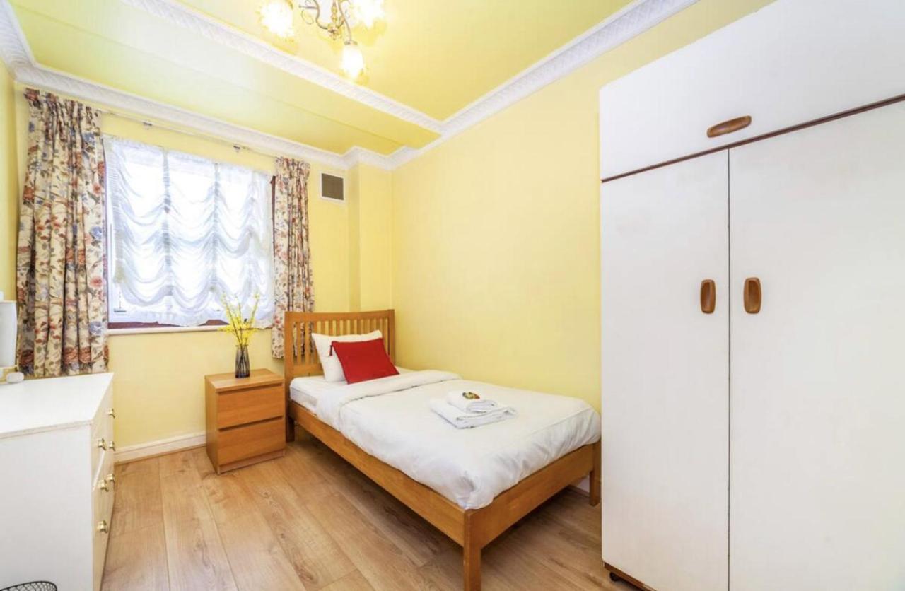 Remarkable 3-bedroom In * London