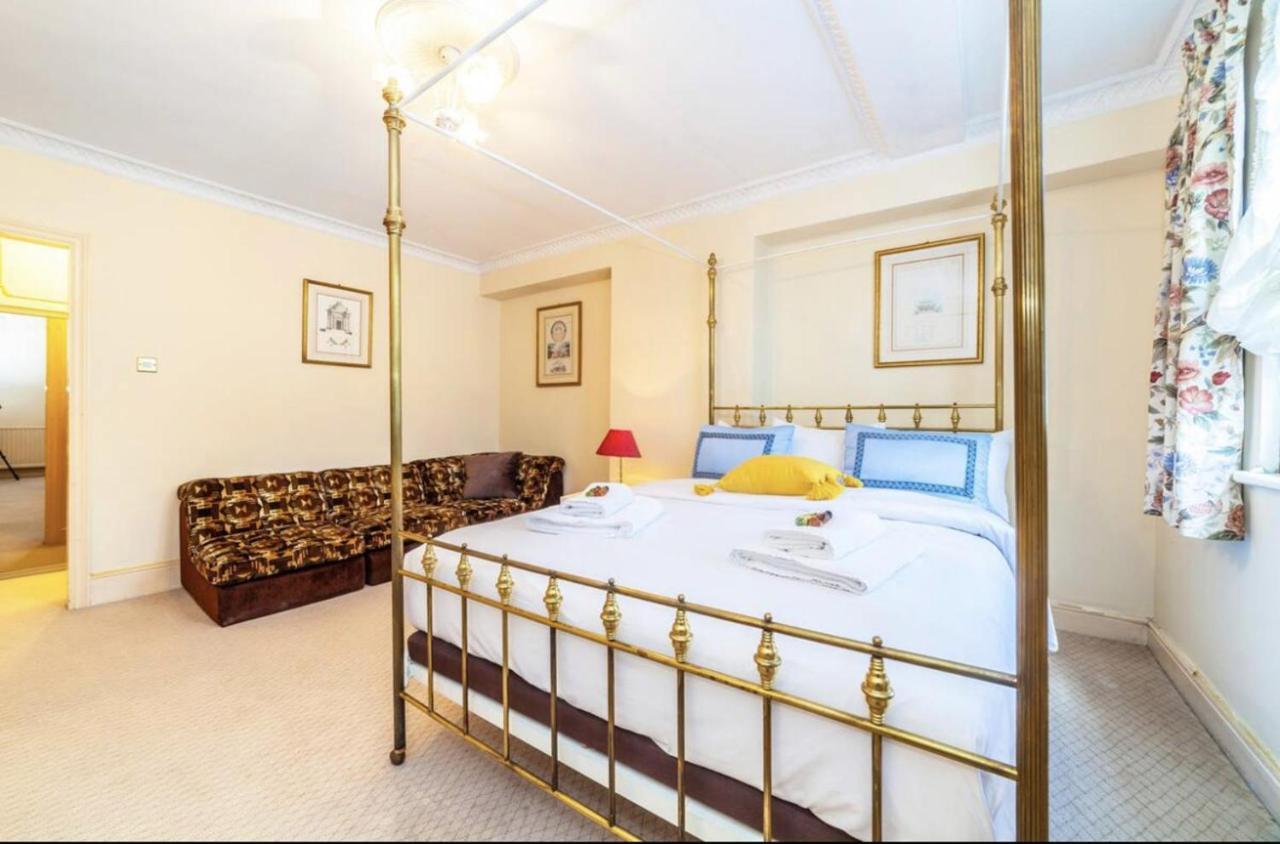 Remarkable 3-bedroom In Apartment London