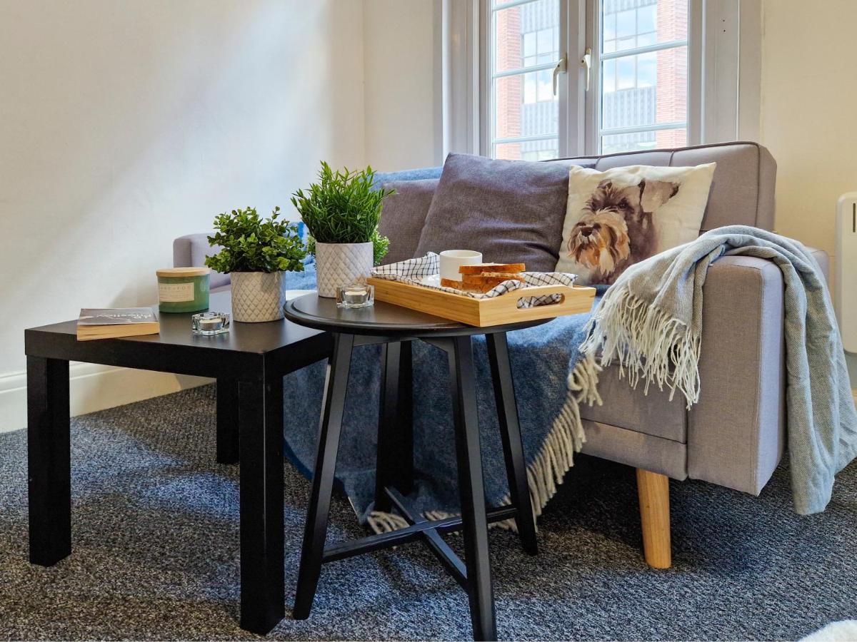 Spacious With Sofa * London