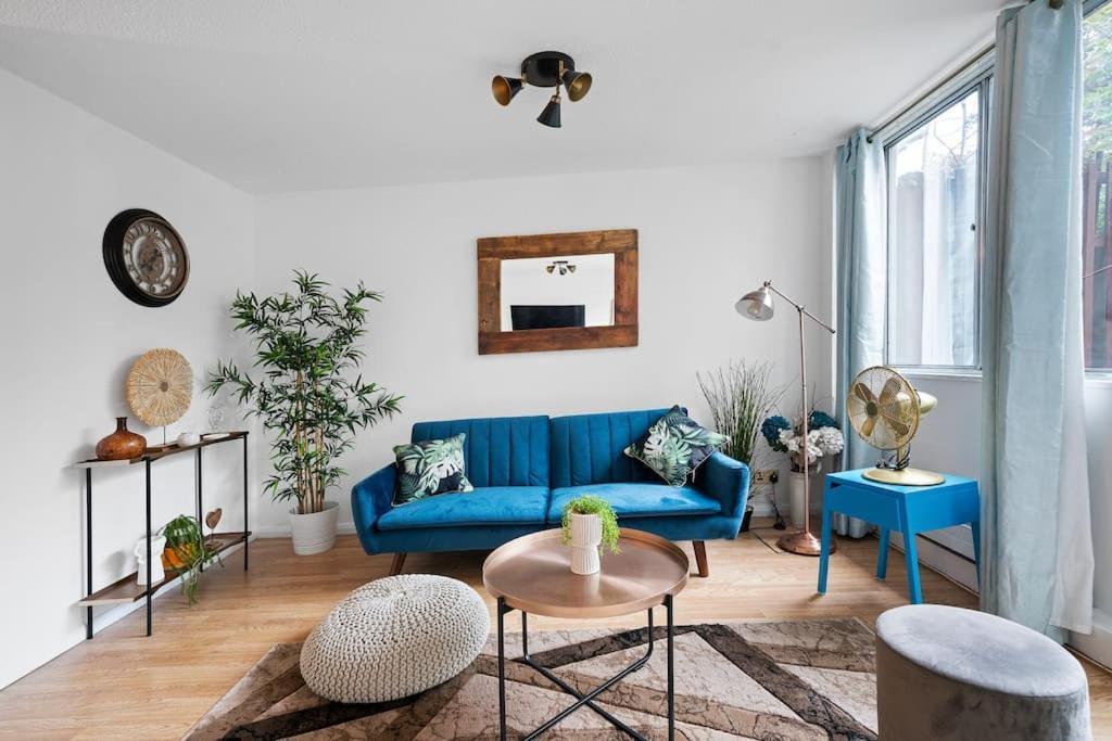Apartment Stunning 4br In *