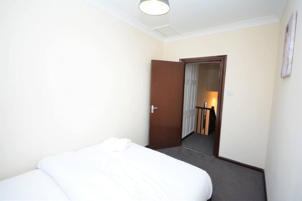 Lovely 3bedroom * London