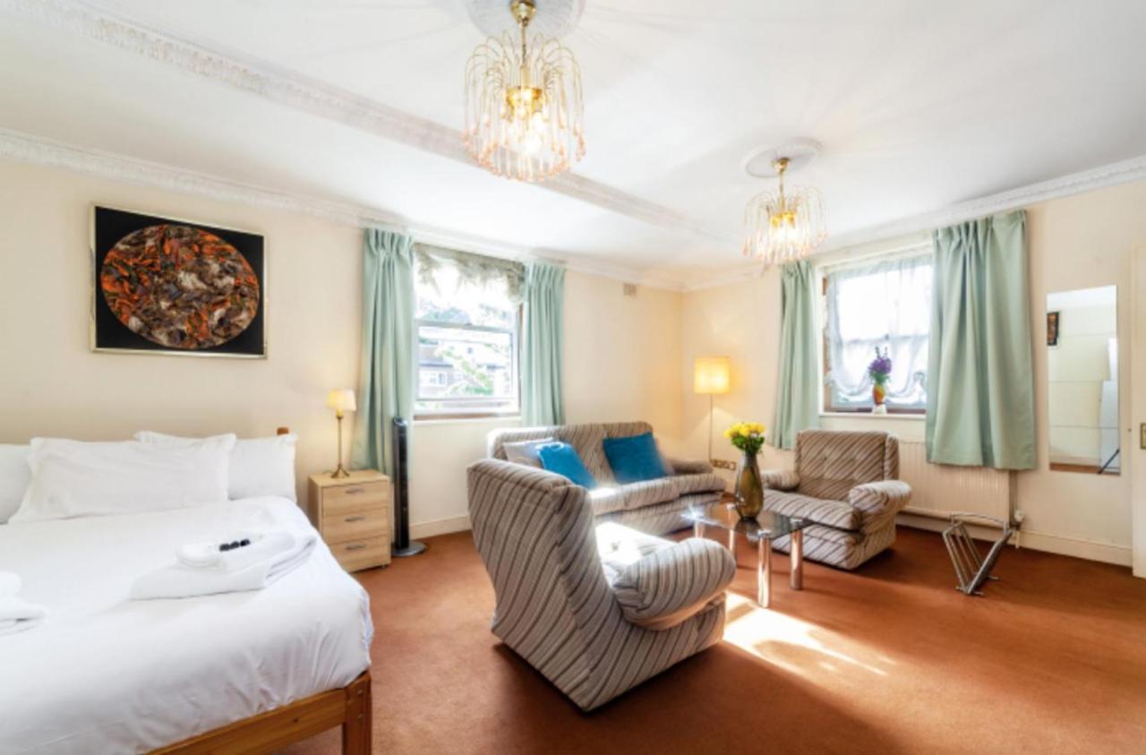 Remarkable 3-bedroom In Apartment London