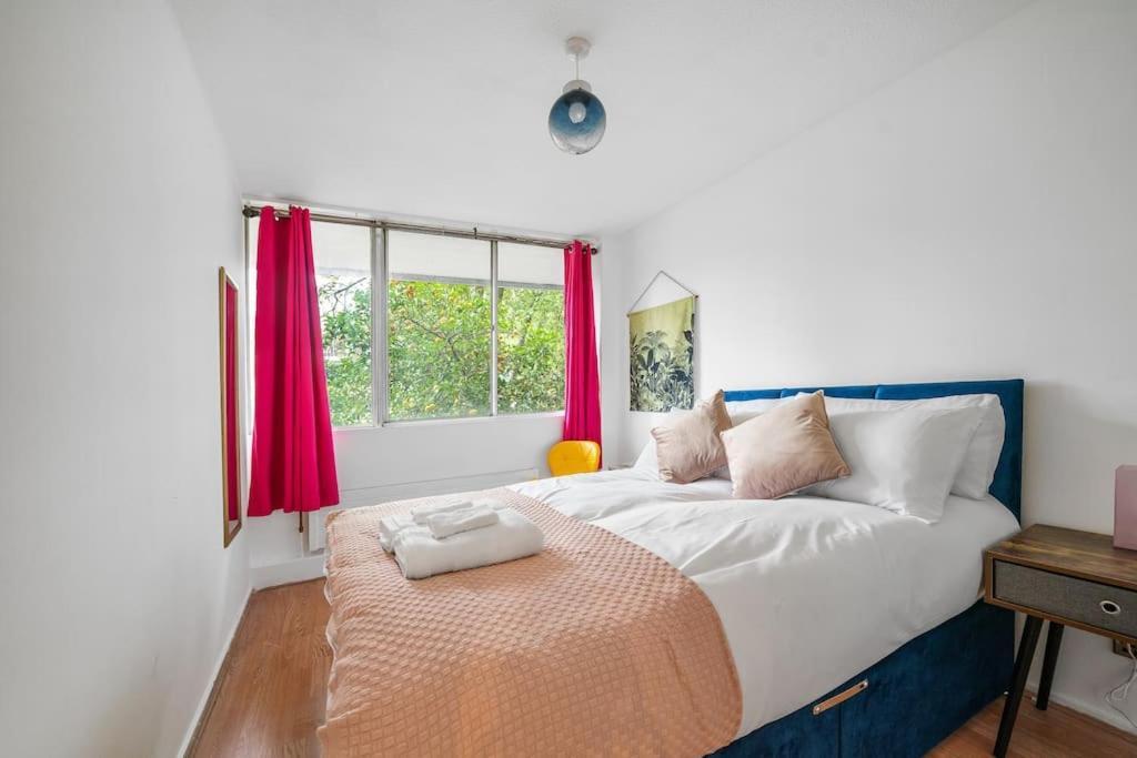 Stunning 4br In Apartment
