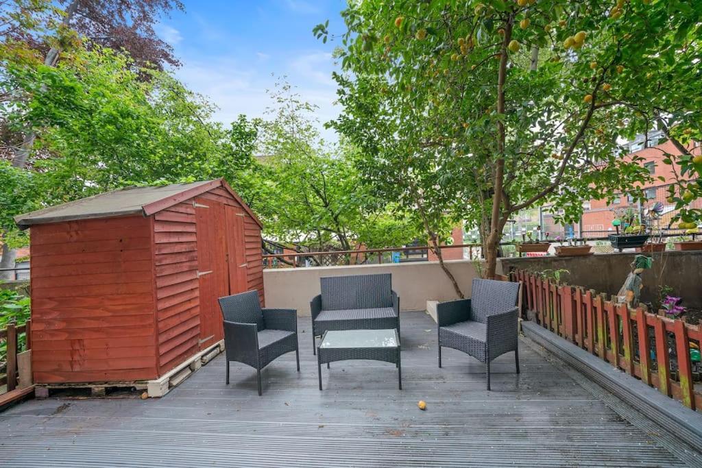 Apartment Stunning 4br In