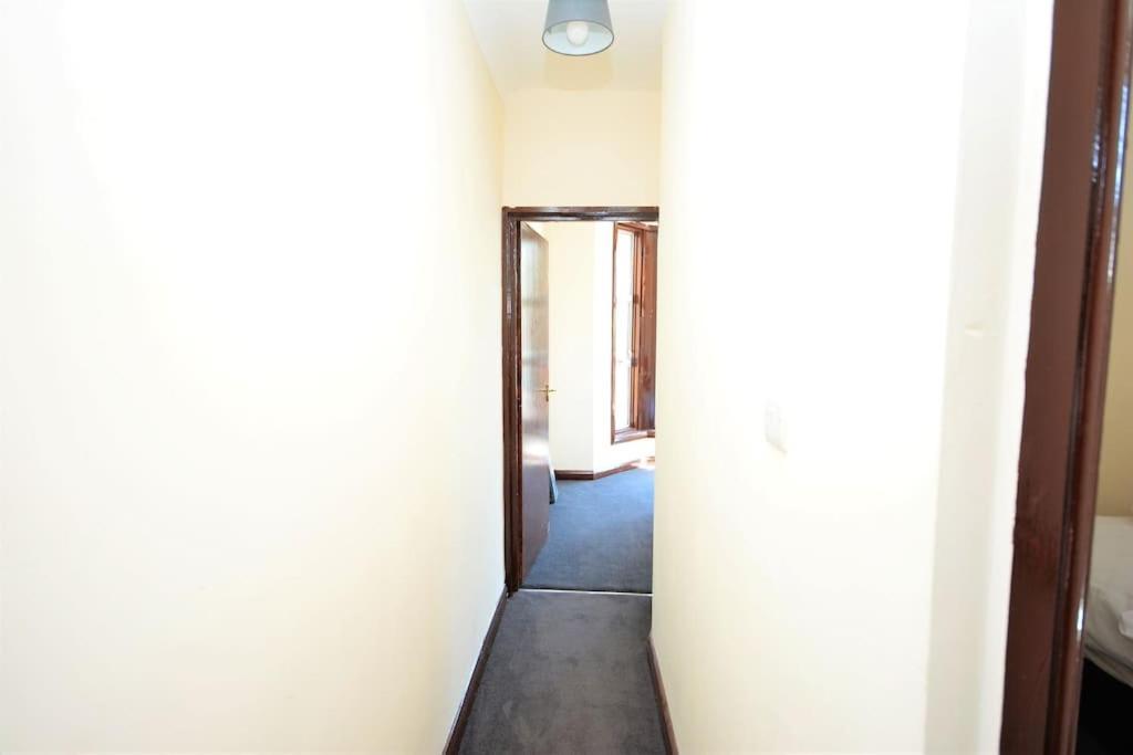 Apartment Lovely 3bedroom London