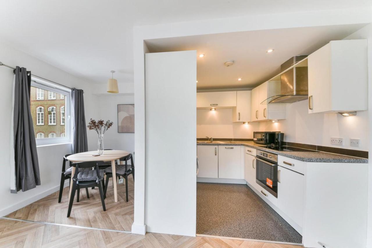 Leilighet Amazing 2 Bedroom Flat In Canary Wharf London