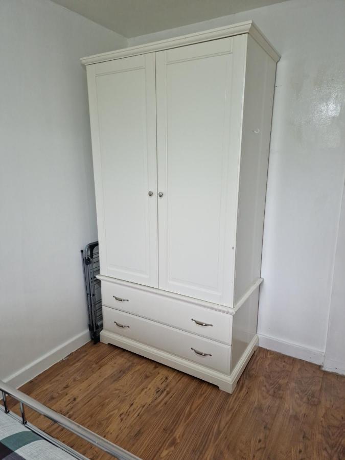 Cozy Double Bedroom In Zone 1-2 *