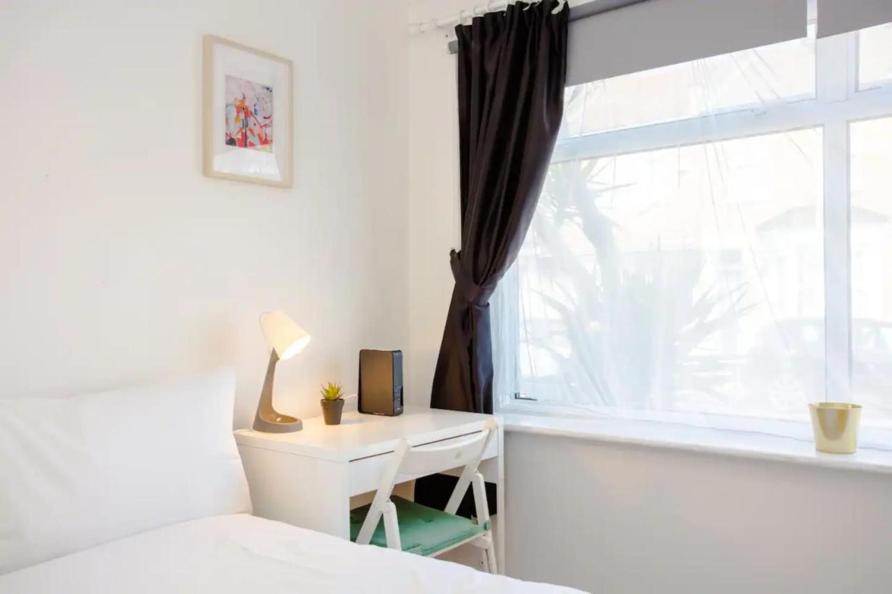 Feriehus Stylish 4bd House With Private Garden - Stratford *