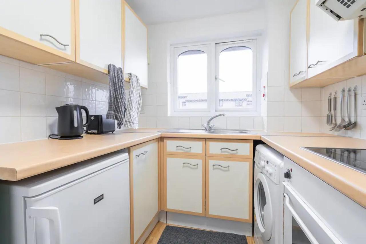 1bd Flat - Prime Location Surrey Quays Apartment London