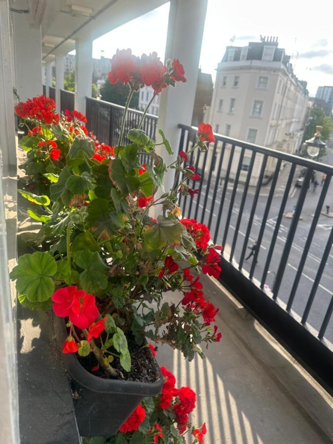 61 Nash House London