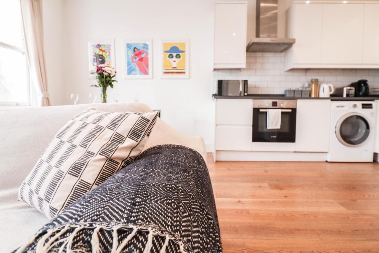 Modern & Spacious 1 Bedroom Clapham Junction Flat * Londres