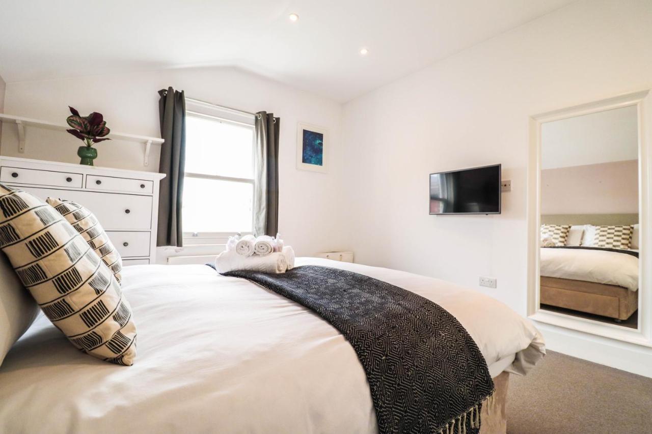 Modern & Spacious 1 Bedroom Clapham Junction Flat * Londres
