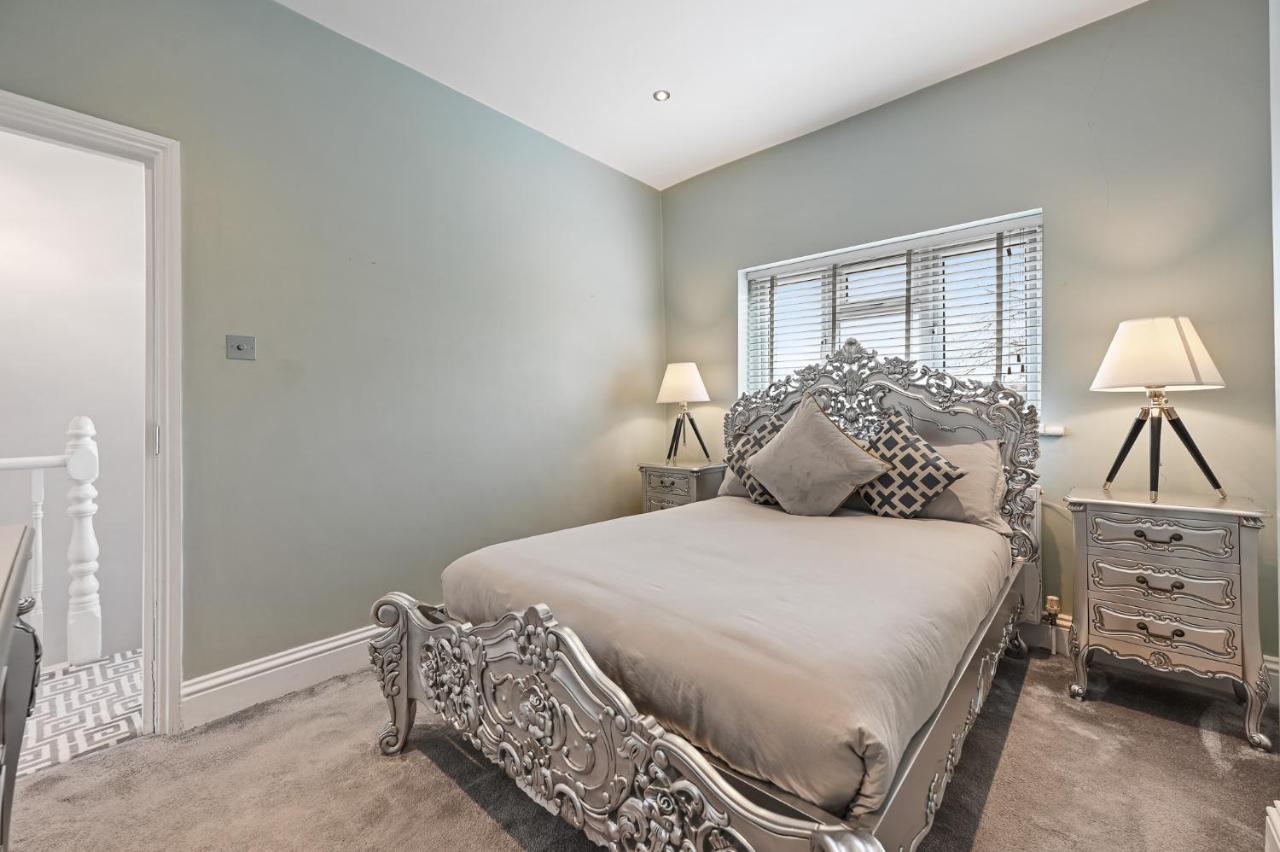 Сasa de vacaciones Wembley Luxury Residence- Opulence House