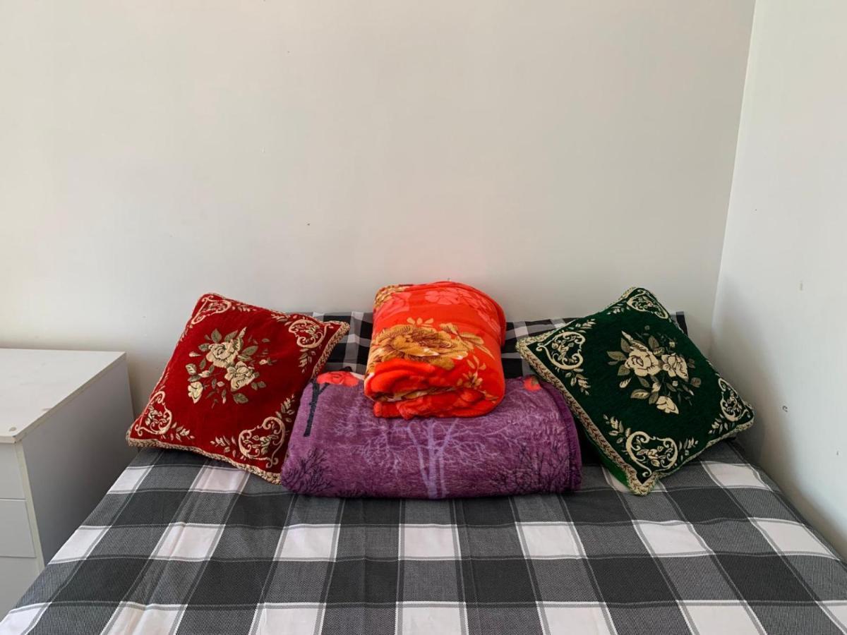 Double Bedroom Near The St Street Rail Station *
