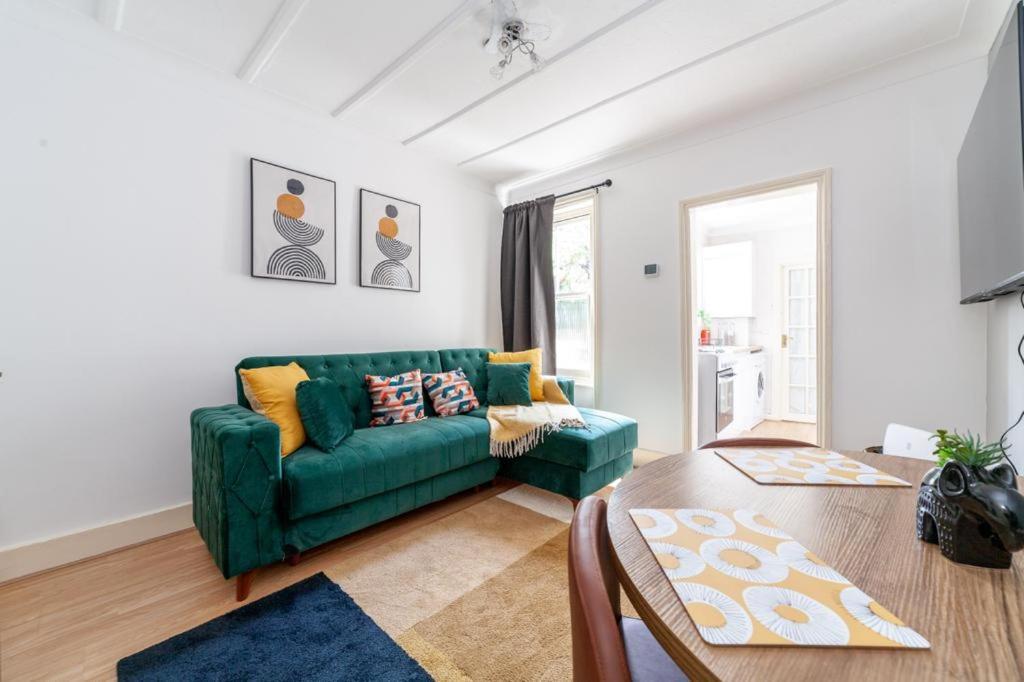 Apartment One Bedroom Flat In The Heart Of Brixton *