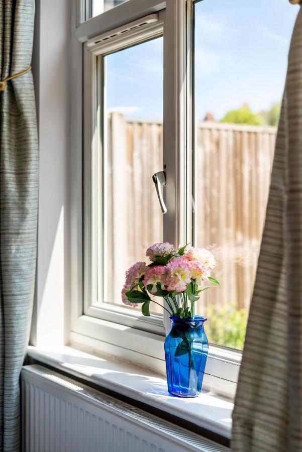 Lovely Garden Apartment In Wimbledon Town Centre With Private Parking By Wimbledon Holiday Lets Apartment