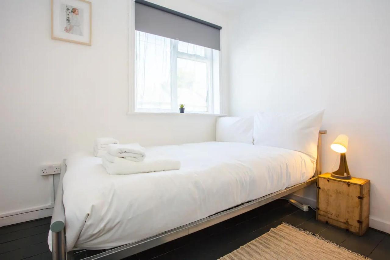 Stylish 4bd House With Private Garden - Stratford *