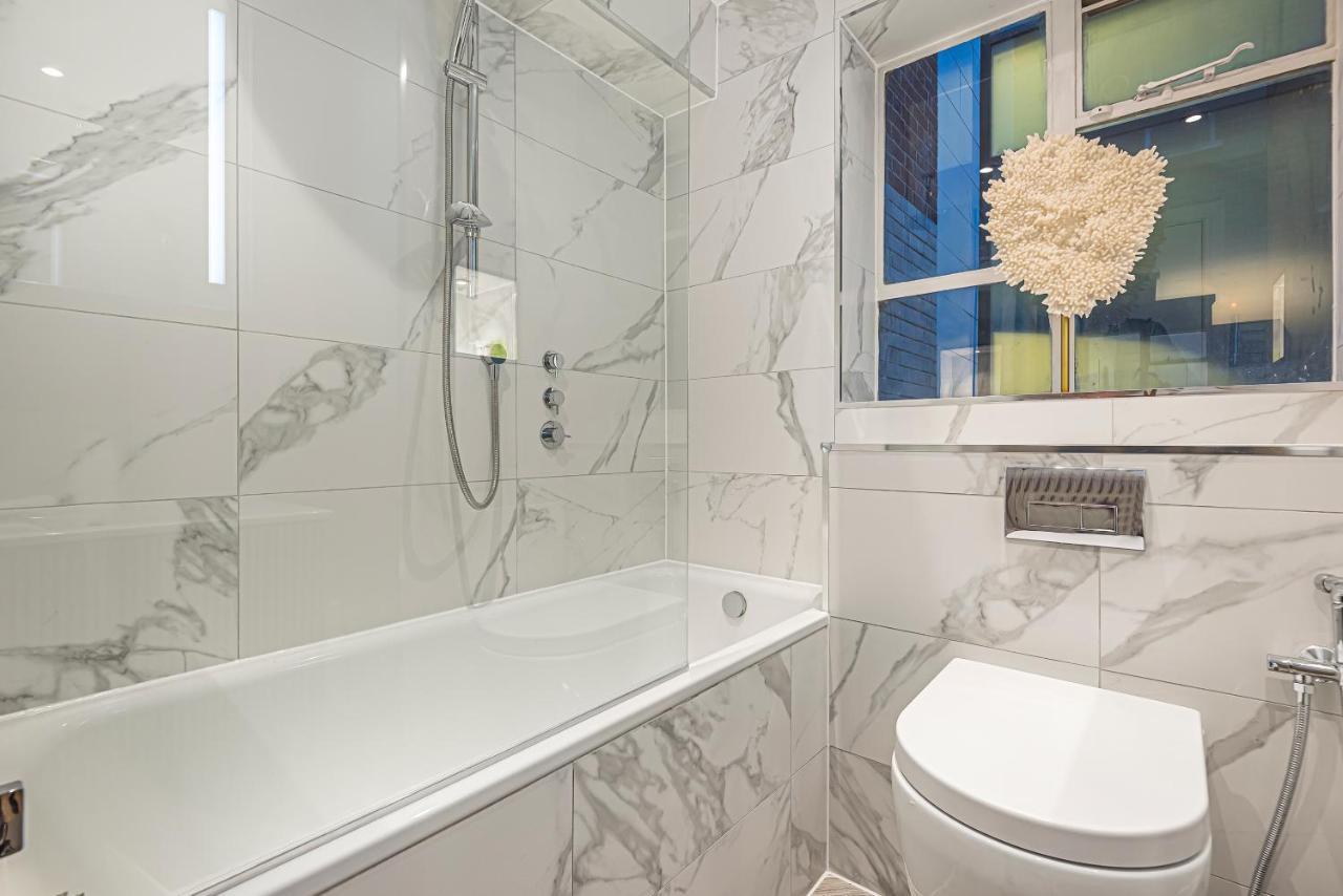Luxury 2 Bed Apartment In Knightsbridge London Opposite Harrods Leilighet
