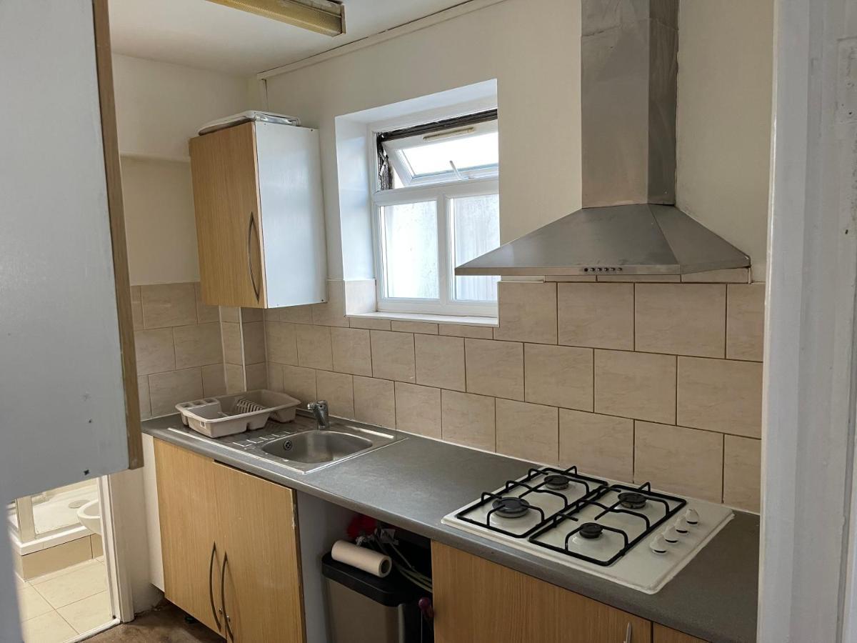 Heathrow Limited Guest house *