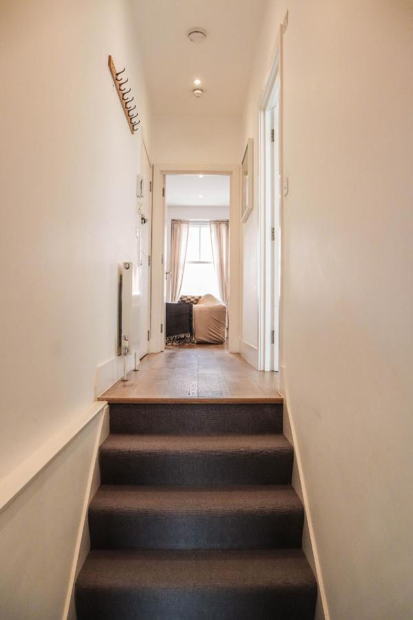 Apartamento Modern & Spacious 1 Bedroom Clapham Junction Flat *