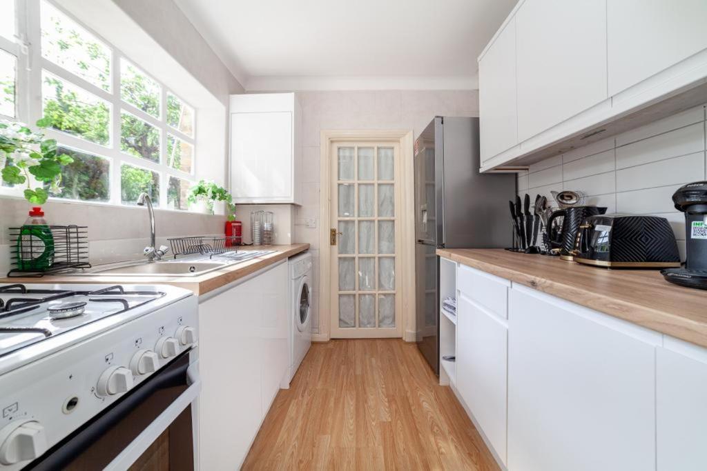 One Bedroom Flat In The Heart Of Brixton Apartment London