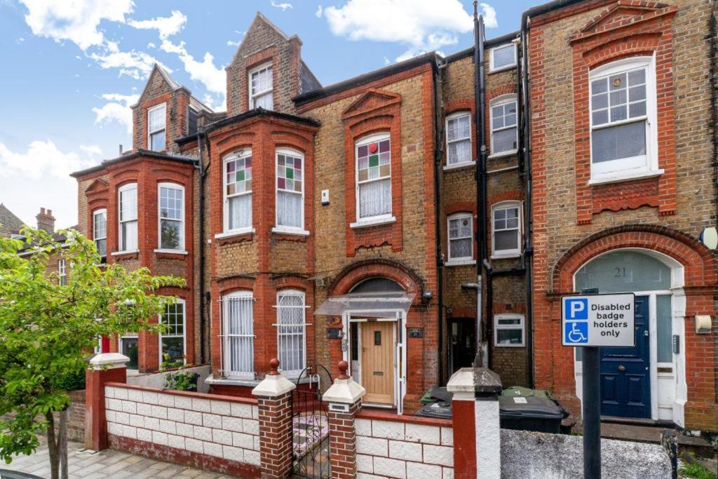 Apartment One Bedroom Flat In The Heart Of Brixton *